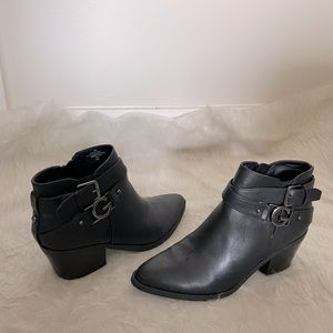 8.5M Guess Black Ankle Boots